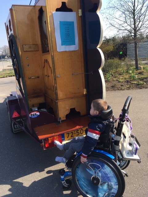 Ondertussen op het Binnenveld.....draait alles door! Zelfs het orgel bij <a href="/kinderhospice/">kinderhospice</a>. Mooi initiatief <a href="/WelzijnBvld/">Welzijn Barneveld</a> . Dank! Leuk om te horen....en zien👍