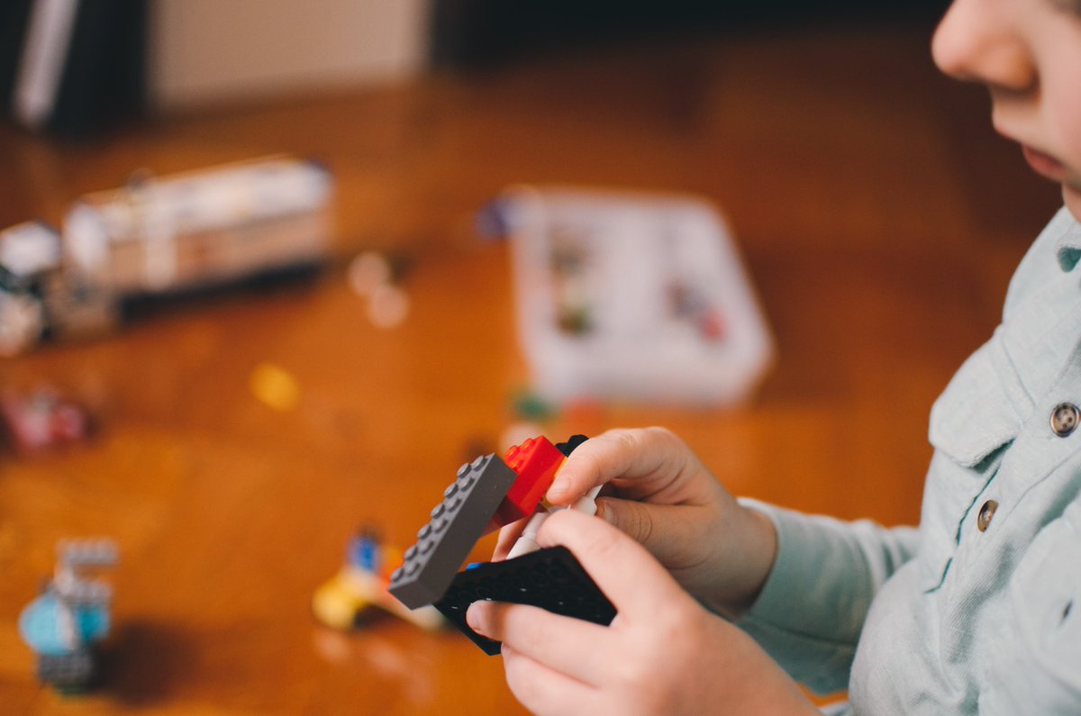 ApexMagnets's tweet photo. Stuck inside? Try out these game-inspired magnet crafts: https://t.co/wAwpmRurfL https://t.co/642EAcpvcZ