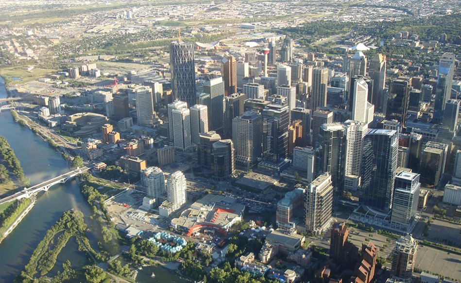 With Heli Tours, you'll be able to amazing views! Want to know more? Click on the link or feel free to contact us! bit.ly/2x6vyi7 - 1-877-286-4601 #LRHelicopter #Helicopter #Calgary