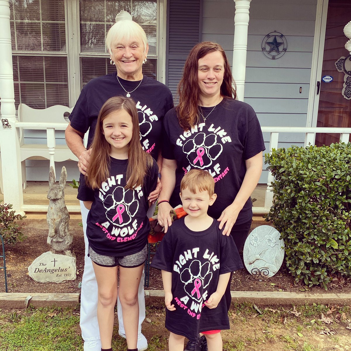 ginger_jarrell's tweet photo. West End pride!! Relay for life pride!! #weespiritweek2020 #relayforlife #fightlikeawolf  @WestEndWolves https://t.co/JCwvbym9LN