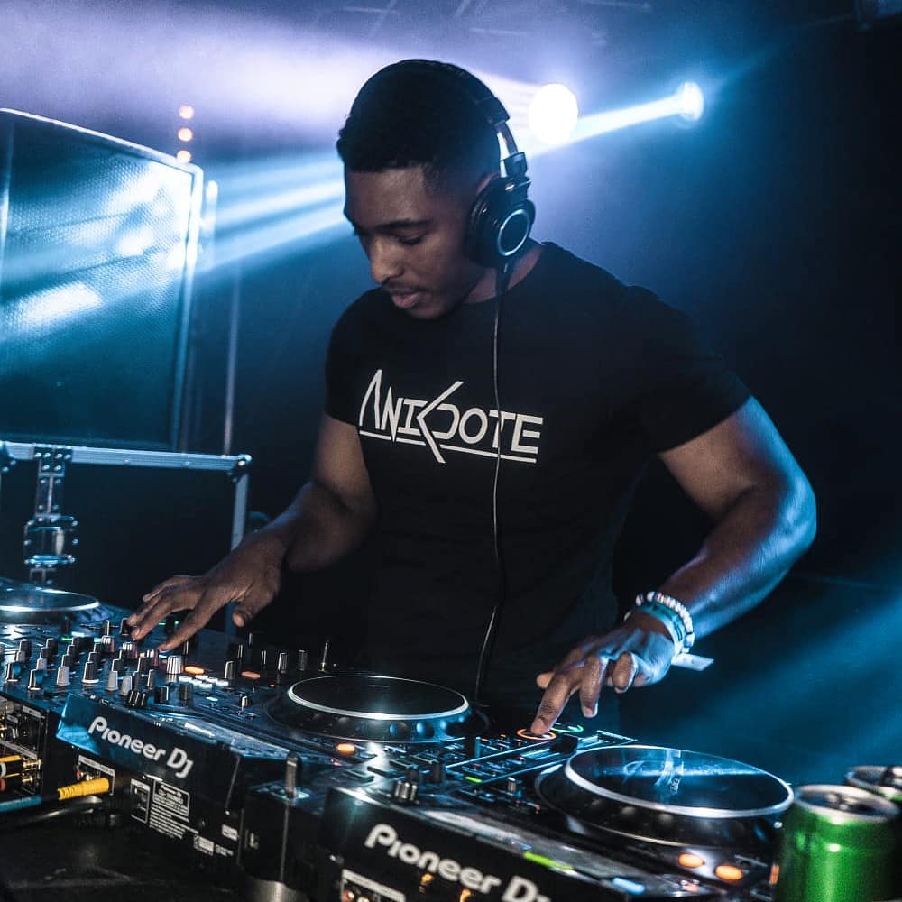 It's only been 1 week in quarantine &amp; I already miss playing shows....