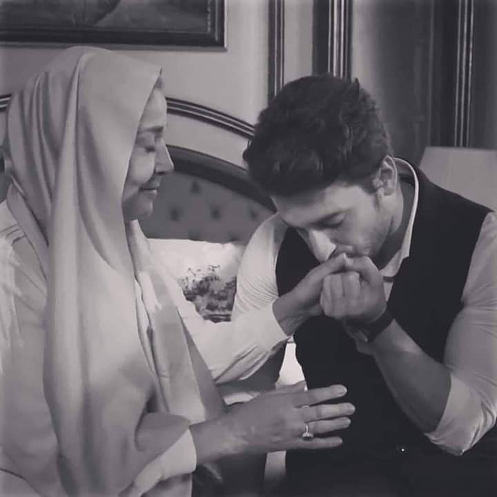 AhmadJaser11's tweet photo. Oh Tanrım, bu virüs ile babalarımızın ve annelerimizin bedeni arasında ayrı .. Doğu ile Batı arasında yayıldıkça 💚🌸
اللهم باعد بين هذا الفيرس وجسد أباءنا وأمهاتنا .. كما باعدت بين المشرق والمغرب 💚🌸 https://t.co/megbLpBRzQ