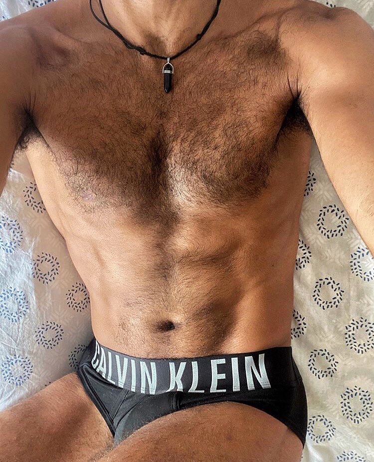 myblackunder's tweet photo. #hairyscruffmen #hairychest #hairyman #underwear #briefs #calvinklein #myblackunder #bulge
https://t.co/bk8RrXfGpj https://t.co/oz4yx1DU6W