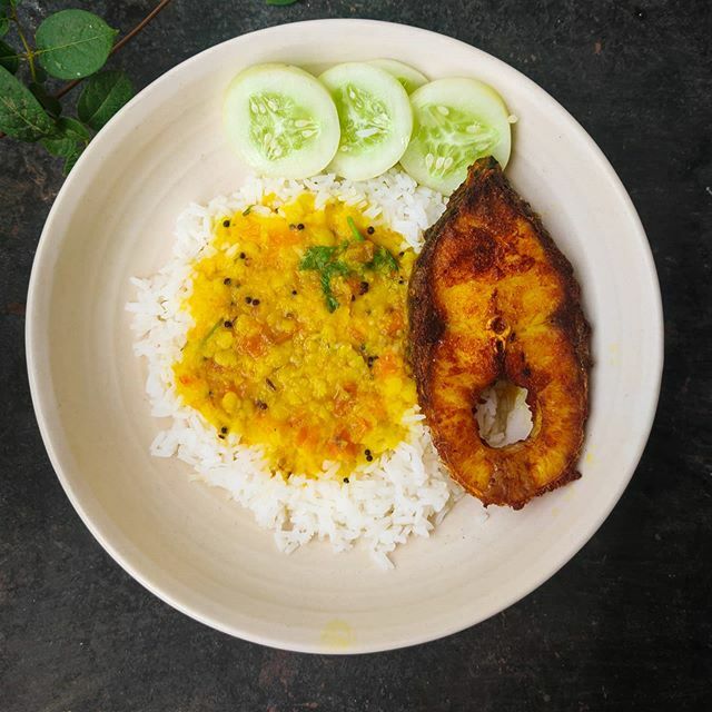 To humble lunches..
Rationing a frozen packet of Catla Fish from @fishvishindia , I took out just three pieces of fish from the freezer, thawed, marinated with a simple lahsan adrak paste, laal mirch, haldi, namak,  tiny bit of corn flour and pan-fried t… ift.tt/2wuSiZb