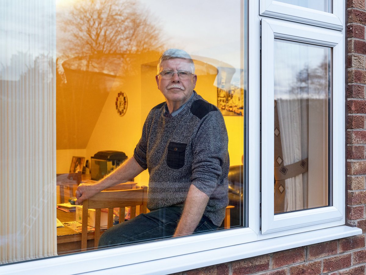 beyondmycamera's tweet photo. An image of my dad - part of my ongoing portrait project about enforced isolation during the Covid-19 pandemic. Follow my Instagram to see more. Currently looking for a place to publish these... https://t.co/h0gcGhU4zY https://t.co/dW5NrVXsLQ