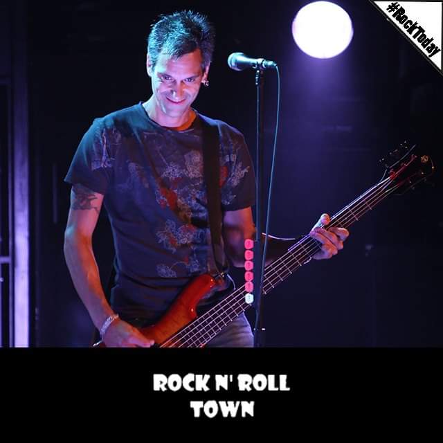 RockNRollTown's tweet photo. #RockToday
📅 27/03/1965 📅
Γεννιέται ο Johnny April, μπασίστας των @staind.
#RnRT #Towners #JohnnyApril #Staind #Birthday #Music https://t.co/I0R9aY7WYM
