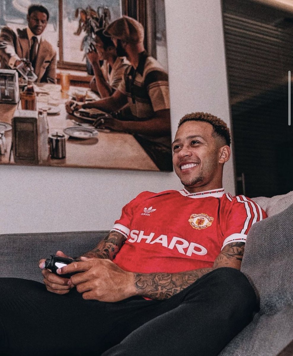 Man Utd Channel on X: Gregory van der Wiel wearing an old school Cantona  shirt. 😎🔴  / X