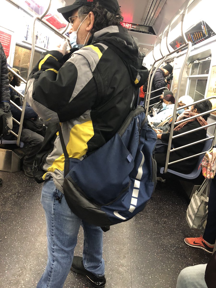 JaiGotEm's tweet photo. The MTA loves telling people that trains are not crowded &amp; people are social distancing but that is NOT accurate at all. @rosannascotto @FoxNews #covid19 #socialdistancing #mta #Atrain #nyc #lies https://t.co/DvDx7eeQkS