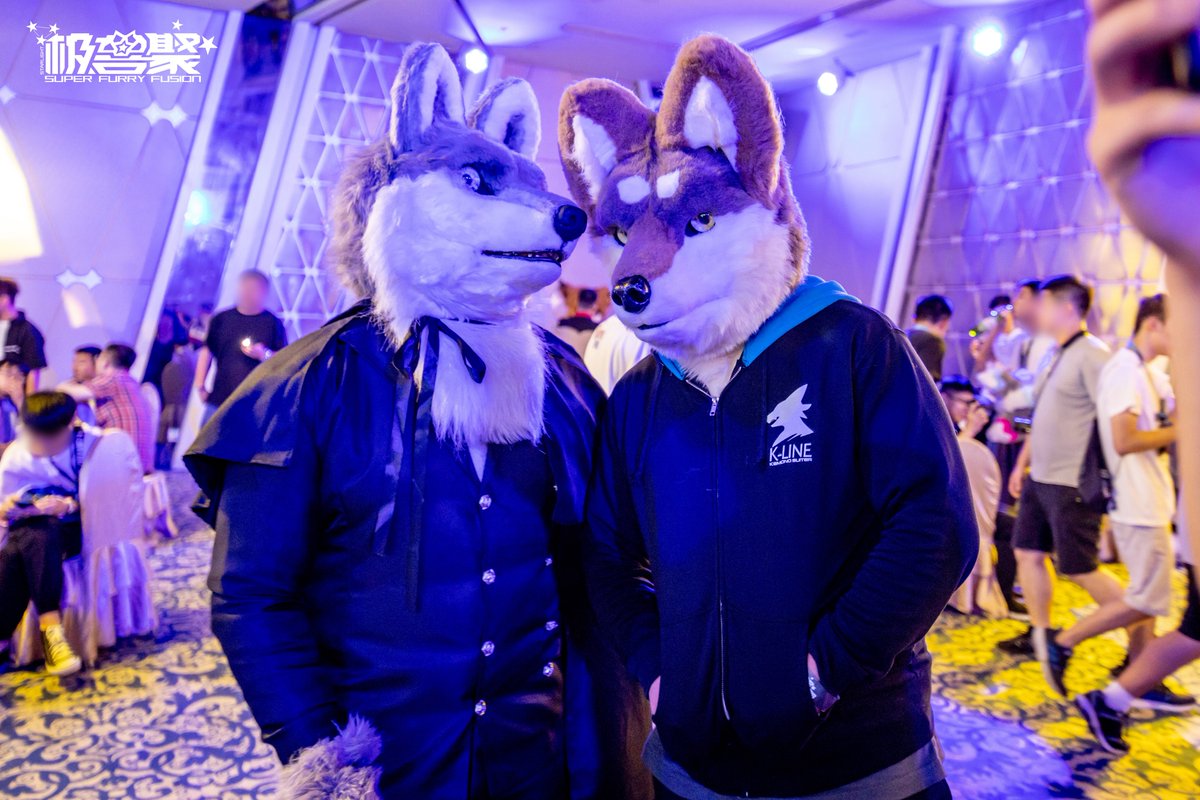 furrychina's tweet photo. #SFF2019 #WFF2019 #FursuitFriday 
Party in the NIGHT!!!!!
📸 by @chungou_cn &amp; 小Jack https://t.co/zoSi50dax9