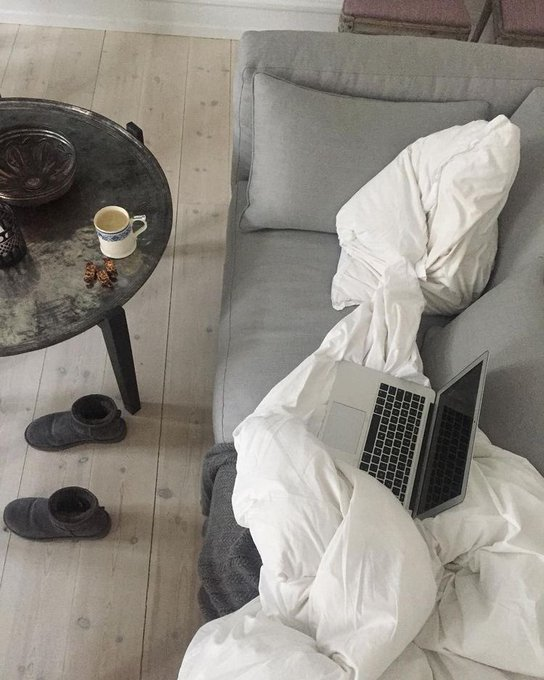 When home is work and work is home ☕ #wfh #neonrosestore 

ow.ly/Cz4T50yWxQp