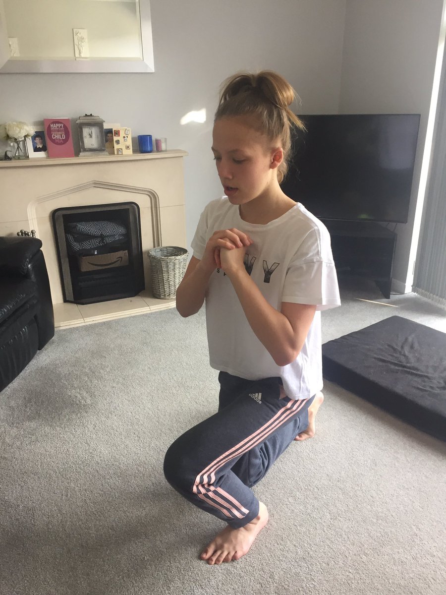 HelenR37's tweet photo. @BasPhoenixSC someone is enjoying her live workout 👍💪 https://t.co/8GY6FChofZ