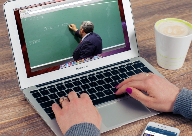 Foundation_JF's tweet photo. Spacing works in schools as well as in #OnlineLearning.

It’s a technique of distributing study across multiple sessions. Successful students tend to apply it more often, yet struggling students benefit from it even more, @Nature_NPJ study on #MOOC finds.

https://t.co/XDdmuCrTe7 https://t.co/sbbMQfUl6I
