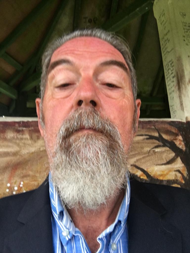 TCA7X's tweet photo. Beware of this man please retweet https://t.co/Qgtzxsb0BK