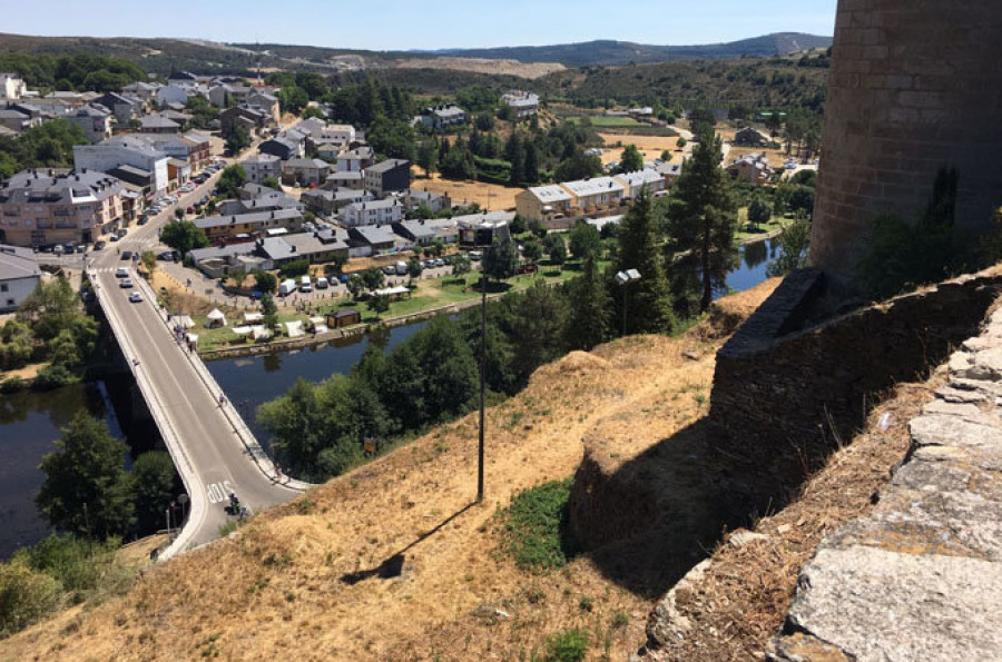 Música contra el aislamiento en Puebla de #Sanabria zamora24horas.com/texto-diario/m…
<a href="/conocesanabria/">Descubre Sanabria</a> <a href="/PueblaVilla/">VillaPueblaSanabria</a>