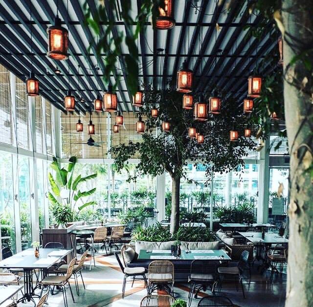 timetodecor's tweet photo. 5 CAFE TERCANTIK WAJIB LAWAT AFTER COVID

Jika anda seorang pencinta makanan &amp; seni interior, kami bawakan list cafe area KL dengan taste decor terbaik! Eat in with perfect ambiance, impress pasangan anda dengan lokasi makan insta-worthy!

(Pesanan risiko COVID dihujung thread) https://t.co/ytCZzkELH1