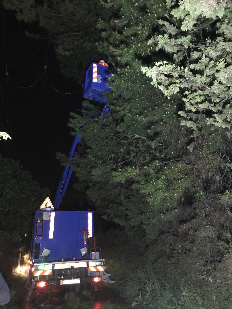 #ServicesEssentiels Sébastien et Vadivelu font partie de nos techniciens <a href="/enedis/">Enedis</a> mobilisés dans le <a href="/departement13/">Département des Bouches-du-Rhône</a> pour assurer les dépannages et urgences électriques, comme ici à <a href="/PUYRICARD/">VILLE PUYRICARD</a> lors des chutes de neige. Merci à eux ! #ServicePublic