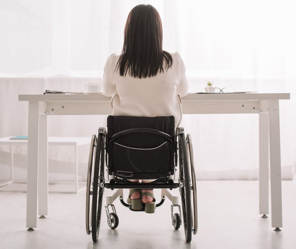amanixer's tweet photo. Llevamos 13 días confinadxs en casa y se nos cae el mundo encima... ¿Agobiadx? ¿Te imaginas así todos los días?🤕
Hay personas con movilidad reducida que llevan años sin poder salir de sus casas por las barreras arquitectónicas🤯
#Ponteensulugar y apuesta por #accesibilidad https://t.co/MYEfMVQ5uW