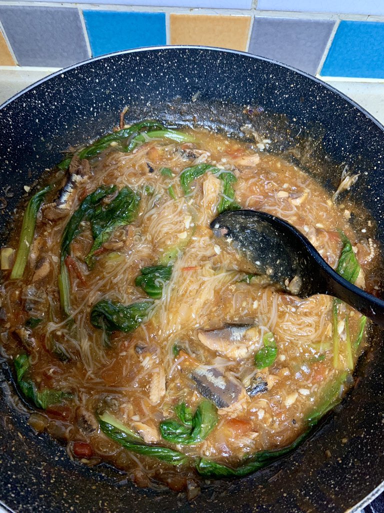 blitheheartAnne's tweet image. Read about how Ligo is doing their part of community service to help out in this difficult COVID-19 times. 👍🏻 🙌🏻

I usually bring Ligo sardines here in SG whenever i have my Pinas vacay so i prepared this for dinner today.❤️ #LigoLove #OFWDiaries