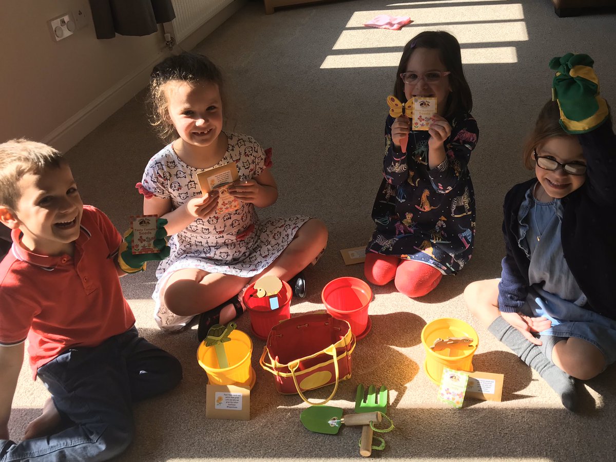 Leah_Binx's tweet photo. We’re ready for the sunflower growing @H_E_P_S https://t.co/Zd8HUSKr4e