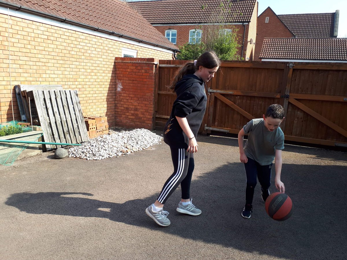 policefoxlyn's tweet photo. @4EB_LPS Family basketball for our PE session today! https://t.co/lhxsqjNg5c