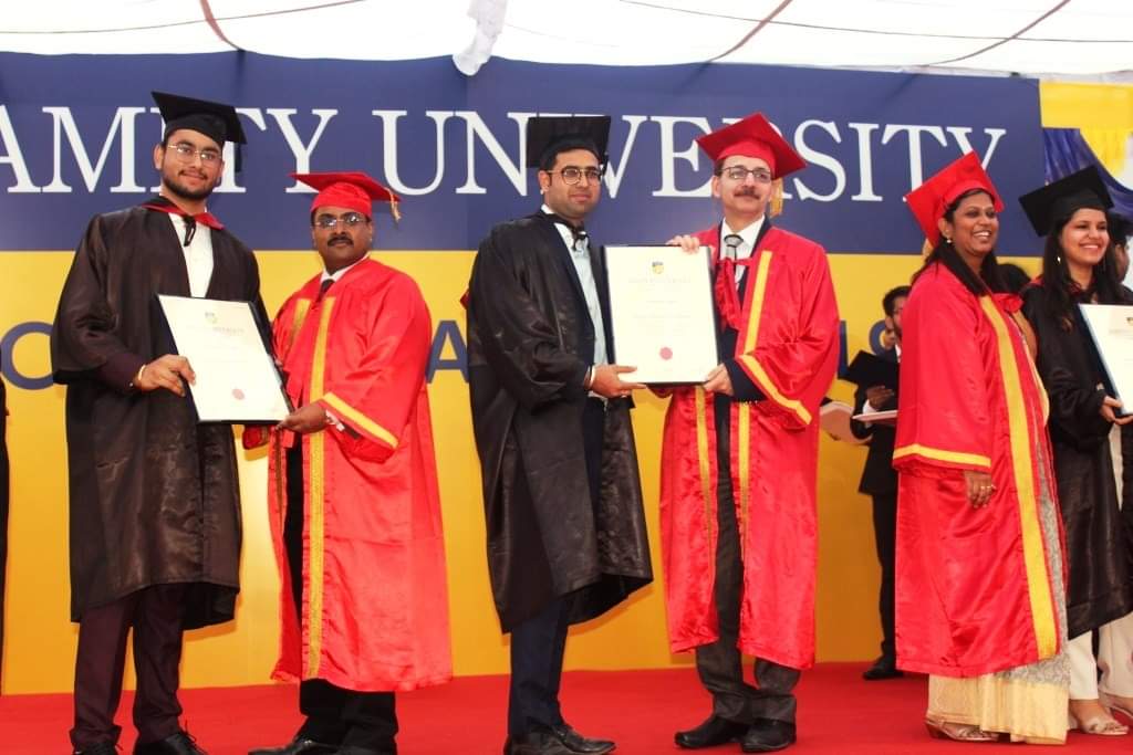 noidaagbs's tweet photo. #BBA (2016-10) #MBA (2017-19) Students were conferred their Degrees during Convocation 2019. #AGBS #Noida #Amity
#convocation2019 #campuslife #agbsnoida #bba #mba #admissions2020 #Campus https://t.co/7DGtdkZ3C1