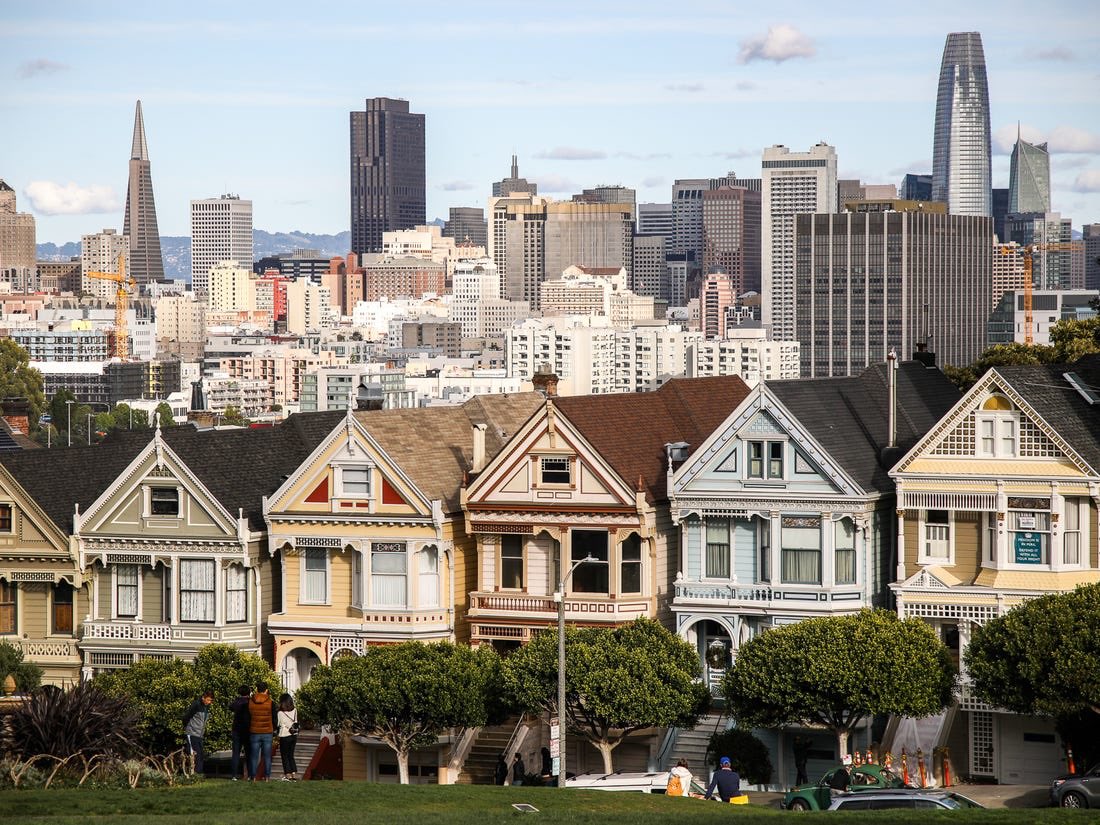 swernerauthor's tweet photo. yesterday's answer was: It's illegal to bury someone in SAN FRANCISCO!
Today's clue: What U.S. City is the birthplace of the hamburger? (hint:as credited by Library of Congress)
State Nickname:
Why does it have this nickname?
State Population:
2 other fun facts about this state: https://t.co/dwE8YVElbL