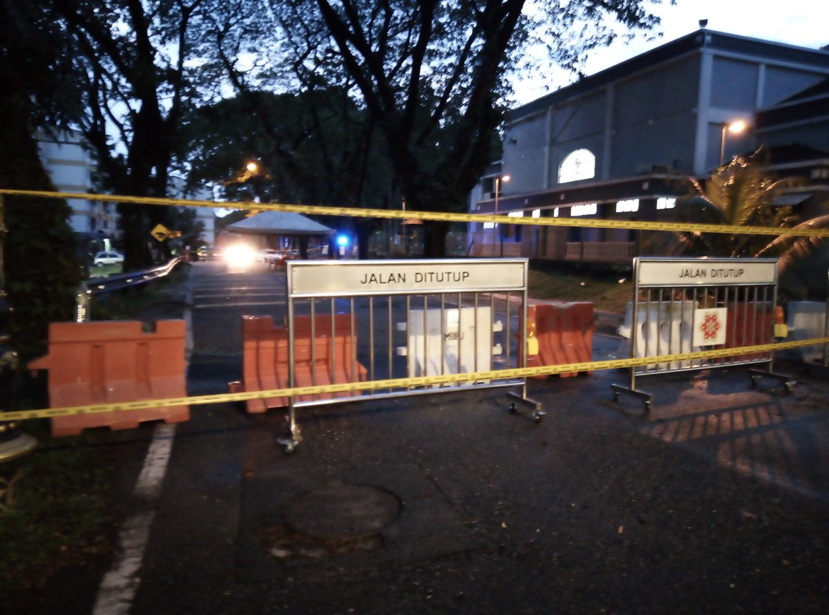 Rudie1 9 On Twitter Jalan 5 46 Gasing Indah Di Tutup Sapa2 Dari Pantai Dalam Nk Ke Pj Ikut Gasing Indah Xboleh Lalu Hingga 14 April Fahmi Fadzil Harap Dpt Sebarkn Info Ini Https T Co 049caq9sye