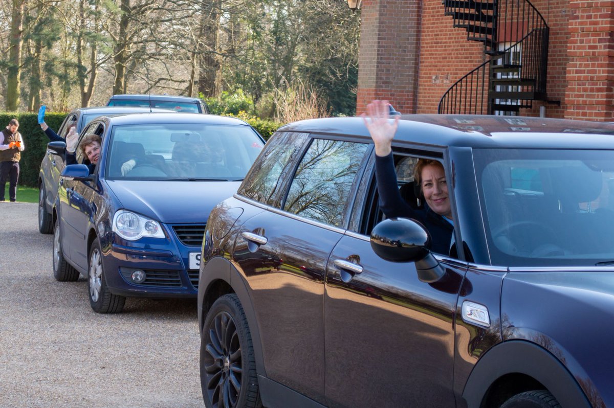 CumberlandLodge's tweet photo. Yesterday we teamed up with Crown Estate to deliver 900 ready-meals prepared by our senior chefs, to the elderly and vulnerable in @WindsorGtPark and surrounding areas, along with fresh fruit + veg, bread, dairy, and venison sausages.
https://t.co/fwJNCJZM3d

#coronavirusuk https://t.co/Fxw7dPa3nF
