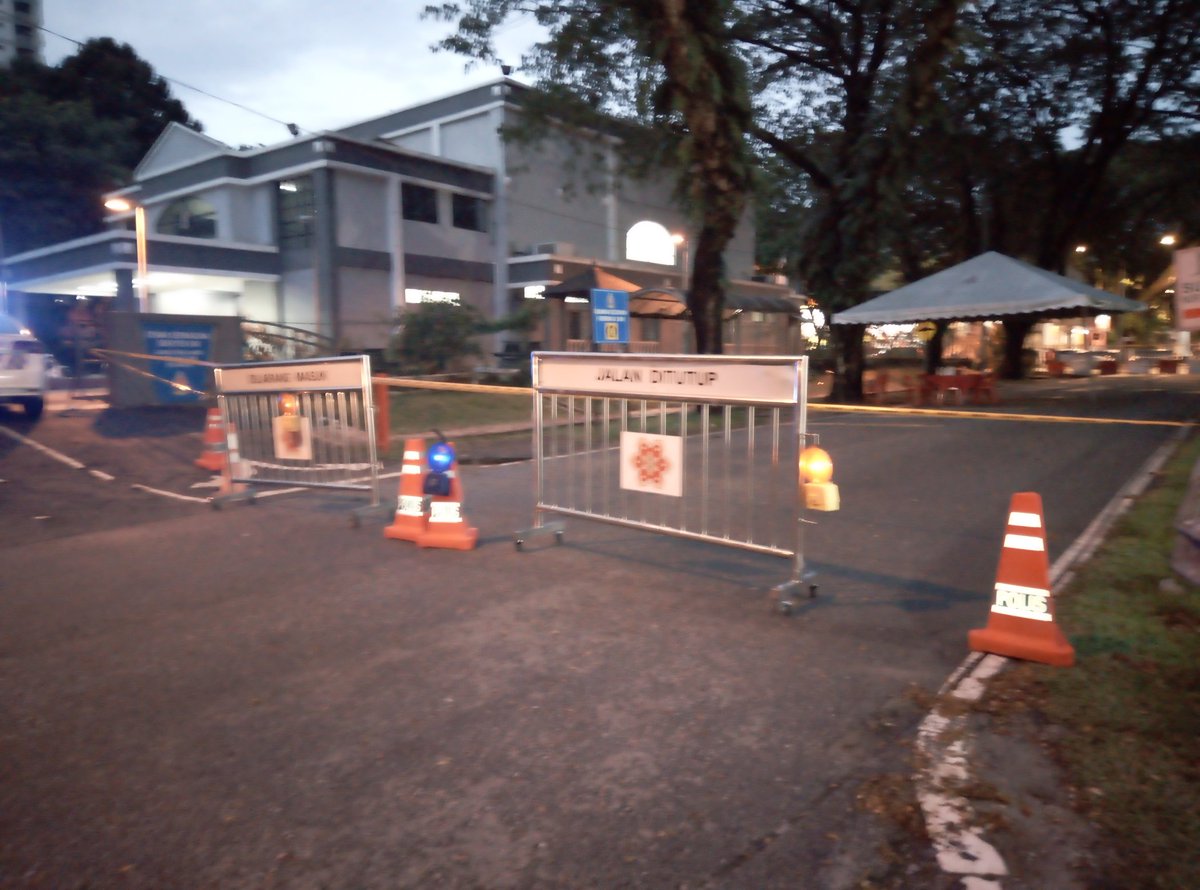 Rudie1 9 On Twitter Jalan 5 46 Gasing Indah Di Tutup Sapa2 Dari Pantai Dalam Nk Ke Pj Ikut Gasing Indah Xboleh Lalu Hingga 14 April Fahmi Fadzil Harap Dpt Sebarkn Info Ini Https T Co 049caq9sye