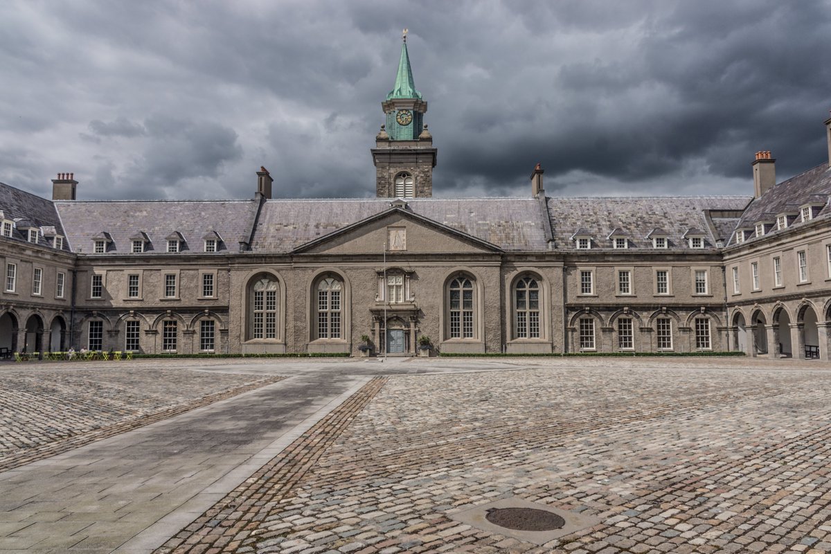 18/ The Royal Hospital Kilmainham in Dublin. Built as a home for retired soldiers of the Irish Army by Sir William Robinson between 1679 and 1687. "It was such a sight that in 1684 a rule was introduced forbidding residents to accept gratuities from visitors who came to see it."