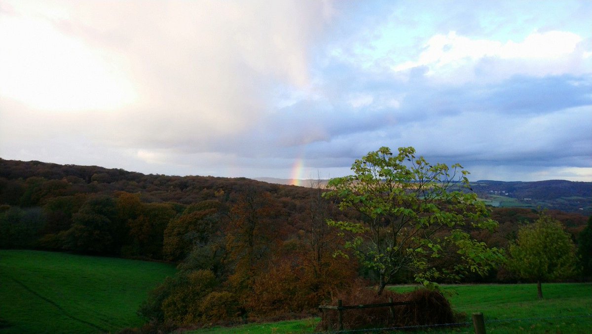 Yarnerhouse's tweet photo. We hope our guests and friends are staying safe. You are in our thoughts. 

Enjoy this photo of a beautiful rainbow taken from Yarner House by @lilyholmanphoto. 🌈🌈🌈 https://t.co/pI4GBi6yMC
