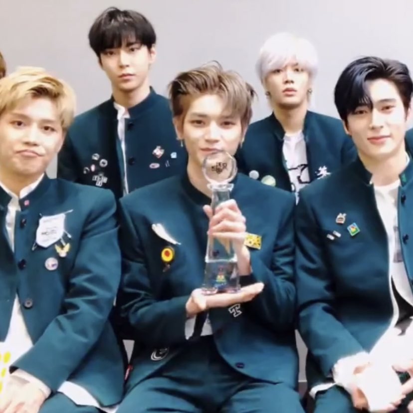 touchnct's tweet photo. regular win on music bank and now kick it 1st win on music bank 💚 #KickIt1stwin https://t.co/O5vgqVCJJa