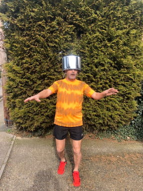 PrimaryTimes's tweet photo. Children's author Martyn Harvey will be hosting a live performance at 1pm today of his book 'The Boy with the Saucepan Hat' to support #WearAHatDay Watch here 👉 https://t.co/bqWrYb2dpY  and donate to Martyn's fundraiser for @braintumourrsch ➡️ https://t.co/EletIOBfi7 https://t.co/BK0iRl6a0a