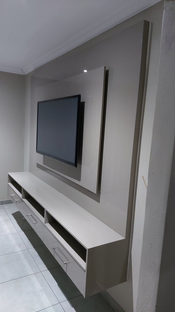 Since most of us are home please rt and like my next client could be on your TL 
#COVID19SouthAfrica
#sabcnews
#Day1
#SANDFDeployment
#Twitter30Seconds