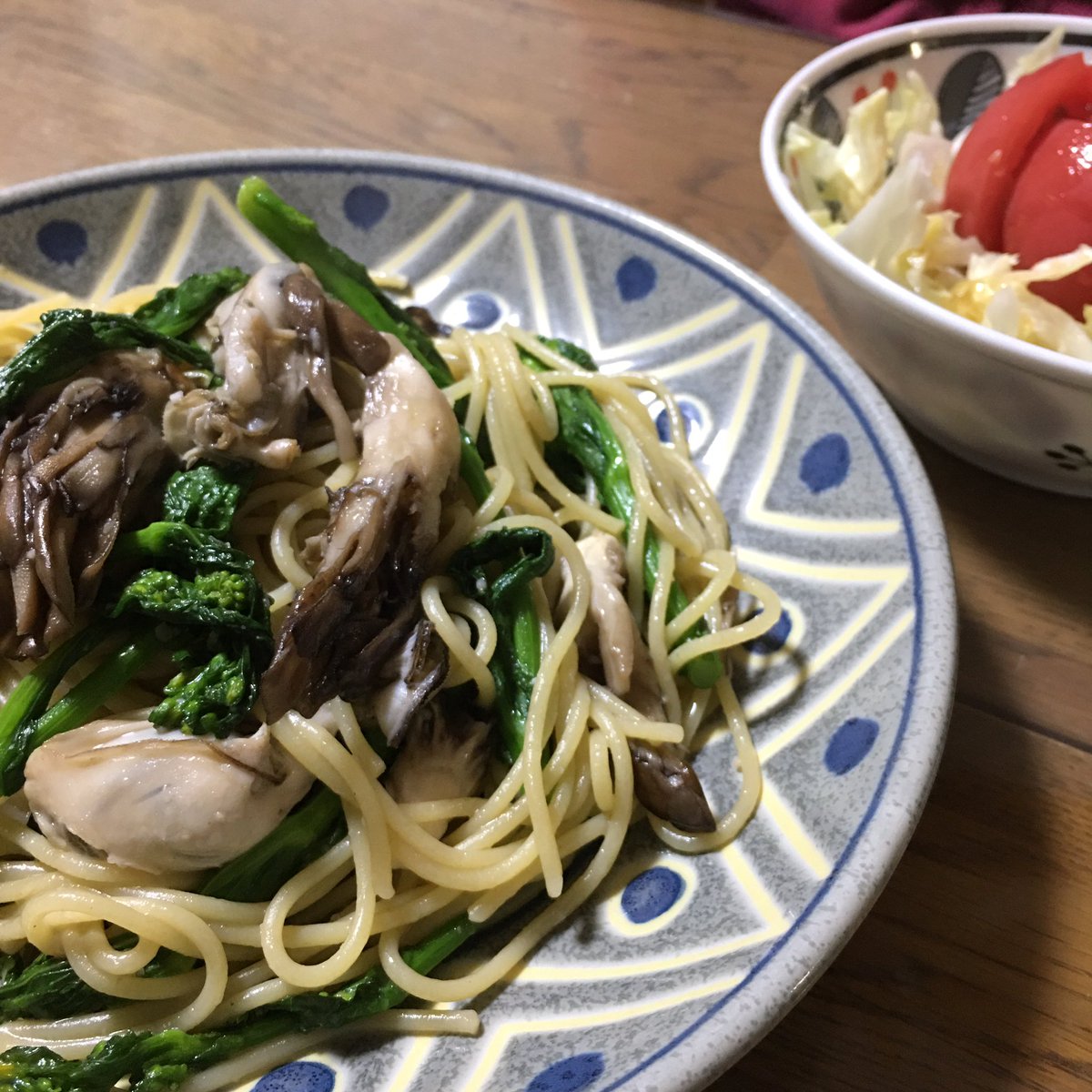 me_me's tweet photo. 買ってきてもらった牡蠣が生食用だったんだ、、、。
菜の花と牡蠣のパスタ
#uhan https://t.co/B2Ot8ST5ui