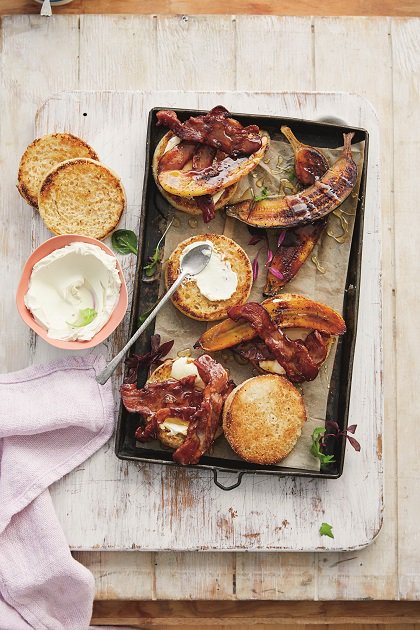 Vrouekeur's tweet photo. Chantal Lascaris, outeur van "All Sorts of Salads", "All Sorts of Healthy Dishes", is terug met "All Sorts of One-Dish Wonders". Jy dink 1-pot-geregte is bredies van oorskiet, maar die boek gaan jou verkeerd bewys. Kyk op ons facebook blad vir 1 van haar resepte. @PenguinBooksSA https://t.co/ZnuNMzqySl