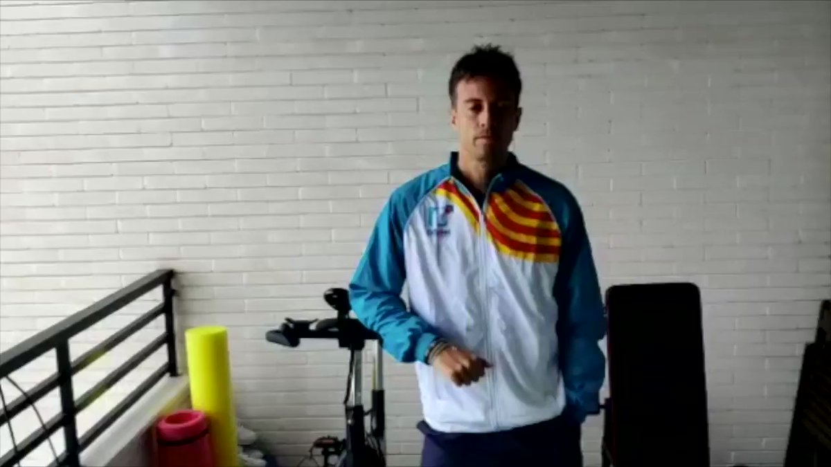 mundipadel's tweet photo. La @PadelCV te ayuda a mantenerte en forma durante el periodo de confinamiento en casa. Esta vez a través de uno de sus máximos representantes: @MikiSolbes #YoMeQuedoEnCasa #QuedateEnCasa https://t.co/2sHSZg6Ehv https://t.co/7b1LUKYSnA