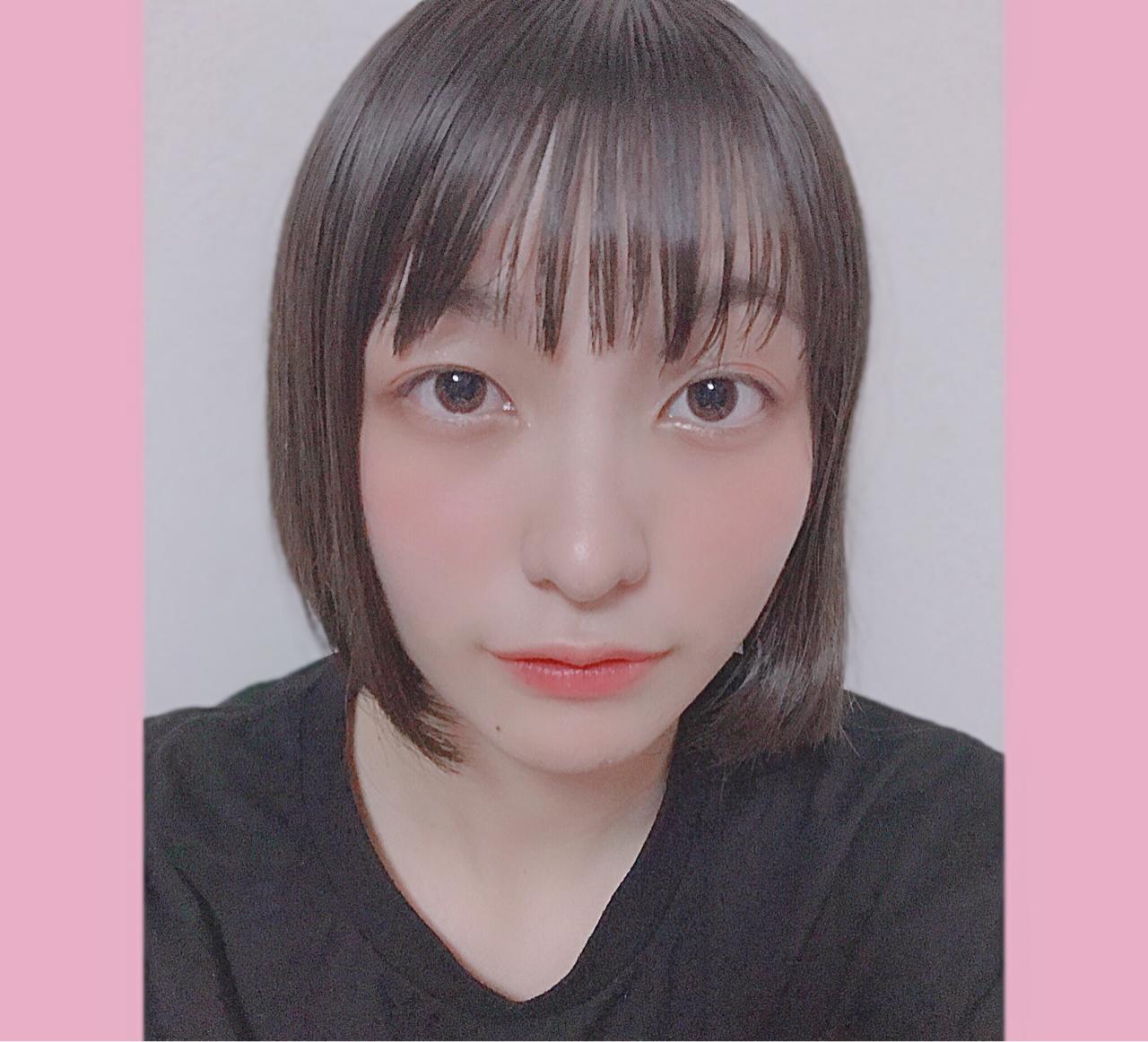花城奈央 証明写真風 よく見ると目の形が左右で少し違うんですよ 揃わないかな 笑 今日も1日頑張った おやすみなさい T Co H5z8ifjprt Yellplus T Co A3fuyzn0tn Twitter