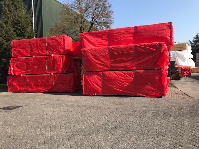 brevetuinhout's tweet photo. Het seizoen is echt begonnen. Een topdrukte op ons terrein. Ondanks alle maatregelingen rond om de #corona kunnen wij u gelukkig van dienst zijn. Let wel, uiteraard op gepaste afstand. #anderhalvemeter #dendolder #wooditbemagic #tuinhout https://t.co/ks7eP56cSI