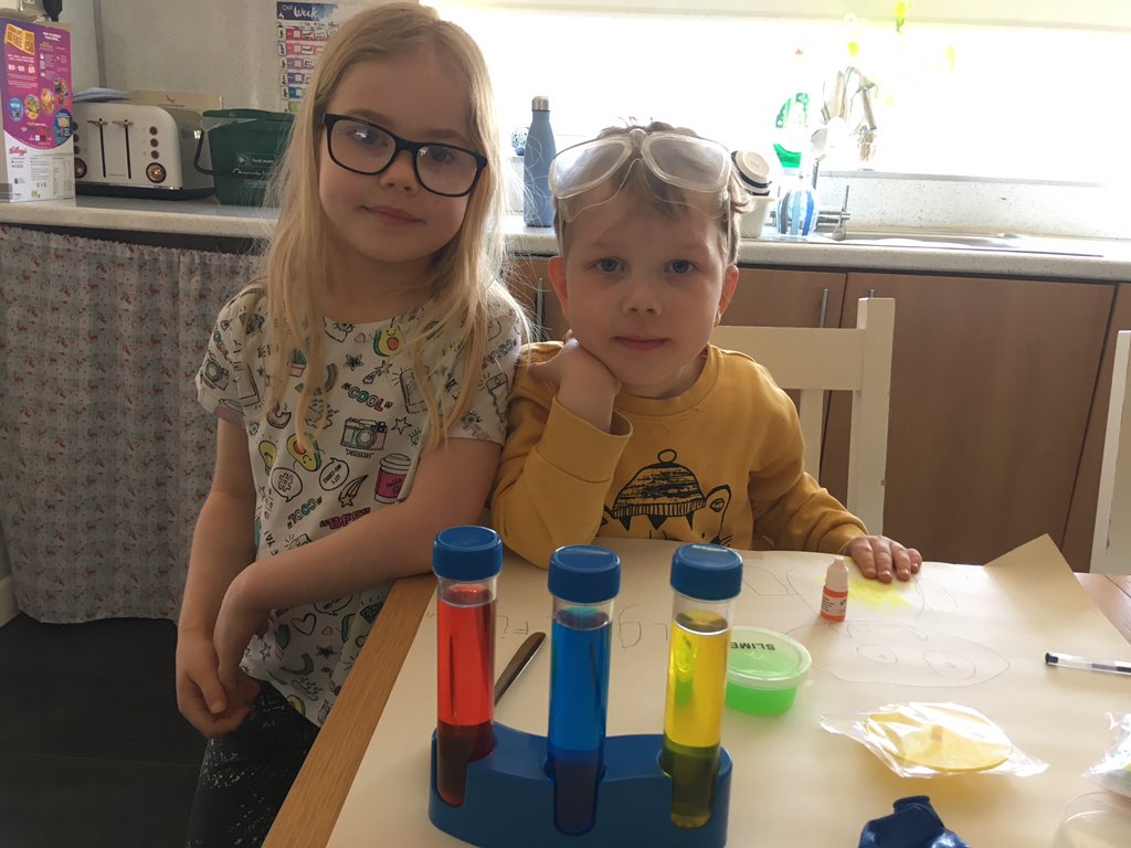 AlexDale139's tweet photo. Science done for the day @SpringCottagePS @scps_foundation #homelearning 🥽🧪🧑🏼‍🔬👨🏼‍🔬 https://t.co/RERXatsZbh