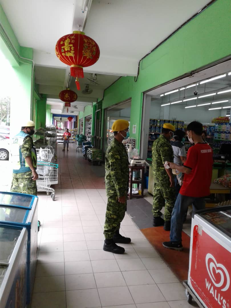 RELA_Kapit's tweet photo. RONDAAN PERINTAH KAWALAN PERGERAKAN (PKP) COVID-19.
TARIKH : 26.03.2020
MASA : 8.00AM - 4.00PM
TEMPAT : PASAR KAPIT, BLETEH
#BARISANHADAPAN
#STAYATHOME
#MALAYSIABEBASCOVID_19
#COVID_19
#PKP
#DUDUKRUMAH
#SETIABERBAKTI
@relamalaysia @RELA_Sarawak @KDNPUTRAJAYA  @abgzulfikar https://t.co/PM4bQyDx99