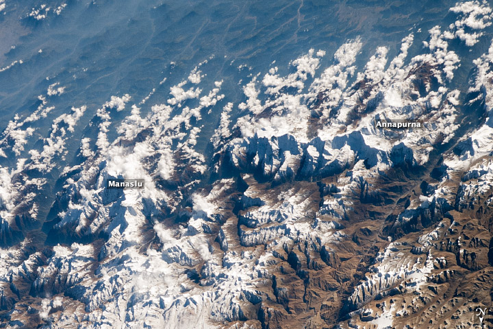 crpokhrel's tweet photo. Mt. Manaslu (8163 m) and Annapurna (8091 m), from the @Space_Station, 2010.11.04, 09:15:18 GMT, 70-mm #Exp25. Hi res: https://t.co/U4qkS48D2N https://t.co/gVjrJxH5eT