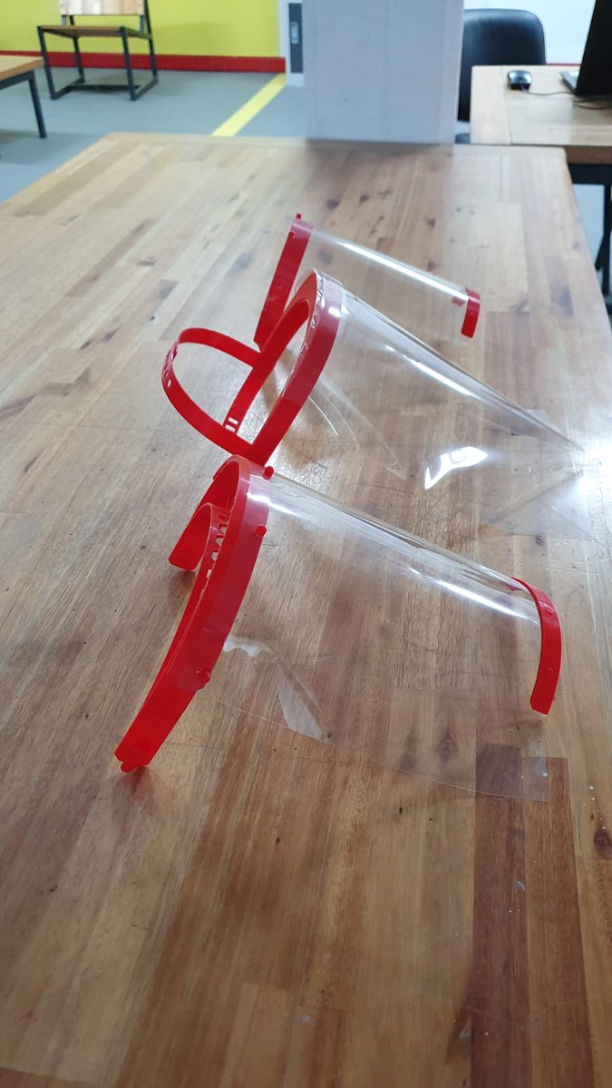 AlvaroPenaUy's tweet photo. @mbrechner @pablotamb @MIEM_Uruguay @OmarPaganini @ANIIuy @fbrum34 @UTECuy @UTECinnova Se están produciendo en paralelo en varias impresoras 3d en forma distribuida, tomando modelo @josefprusa y otras. Van las primeras de la comunidad maker #CoInnova con el apoyo organizacional @UTECinnova. Estas hechas por @aleferreirauy @Bichicleto https://t.co/dJ2bkNTIHj