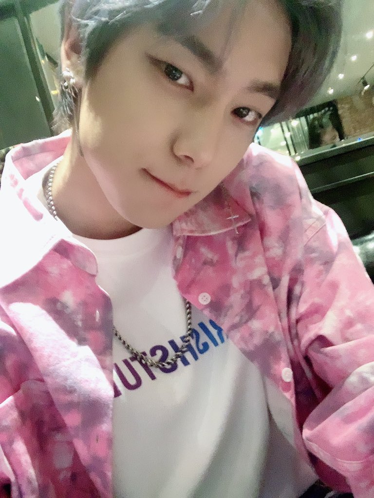 1team_twt's tweet photo. [#1TEAM #제현 #JEHYUN]
원팀원의 1주년 생일파티가 끝나써요!!!
정말 1년 동안 너무너무 감사했어요!!
무대를 하면서 정말 많은 생각을 했어요
정말 이렇게 제가 BC형 루빈이형 진우형 정훈이와 함께 무대를 만들어갈 수 있었던 건 우리 팀원 여러분들 덕분이에요!!
항상 너무 고맙고 사랑해요❤️ https://t.co/sNDnh3Rhl6