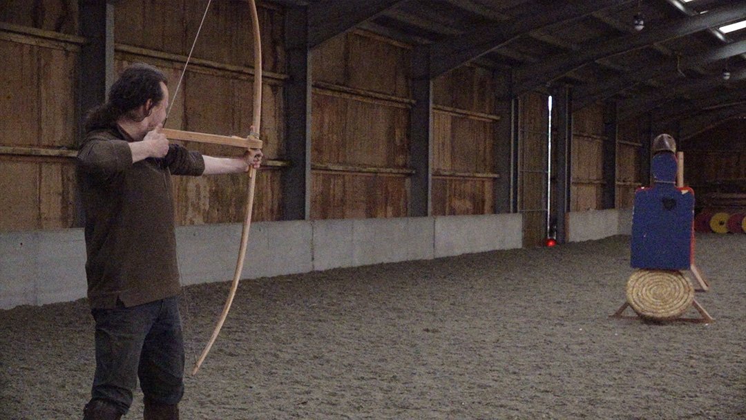 ModernHistoryTV's tweet photo. Jason Kingsley discusses the Slingshot Channel's Instant Robin Hood or as it's more commonly known, Instant Legolase and demonstrates it's reload speed. Watch it here - https://t.co/djWfdPo2n6 https://t.co/94fsg0AgUK