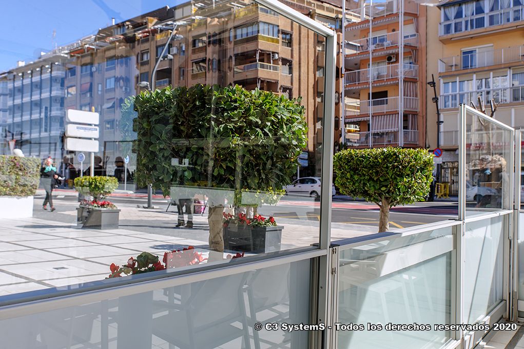 El cortavientos HABITAT-WIN está diseñado para crear un ambiente especial en las terrazas de establecimientos, dónde el cliente puede disfrutar de un clima agradable sin las molestas rachas de viento.
Más info: buff.ly/3bdVzum

#cerramientos #cortavientos #seeglass