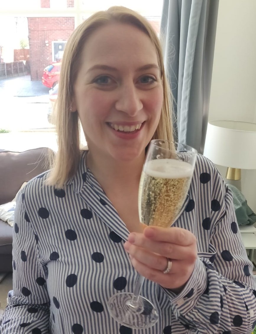 NWCoupe's tweet image. Never thought I&apos;d have done my PhD viva in my bedroom, but massive thanks to @carolin_sanders  and @MollyByrneIre for making it an enjoyable experience in these strange times. Massive thanks to @sjkp121 and @cotterillsarah1 for their excellent supervision. #nocorrections