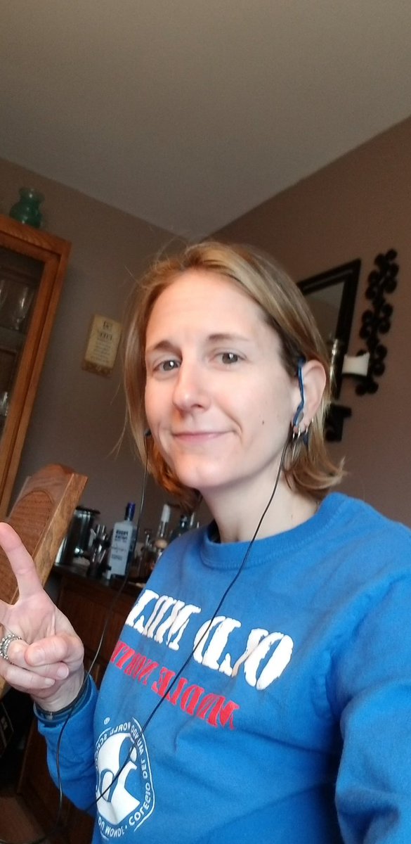MommaBird420's tweet photo. @OMMNAACPS @ShipChoiceAACPS #OneComplexOneHeart #LiftOurSpiritsWeek #AACPSAwesome #OMMNPride #SCESSharks learning for the 4th grader and online teaching tutorials for the teacher #readyforthistobeover https://t.co/GxJB92JTJj
