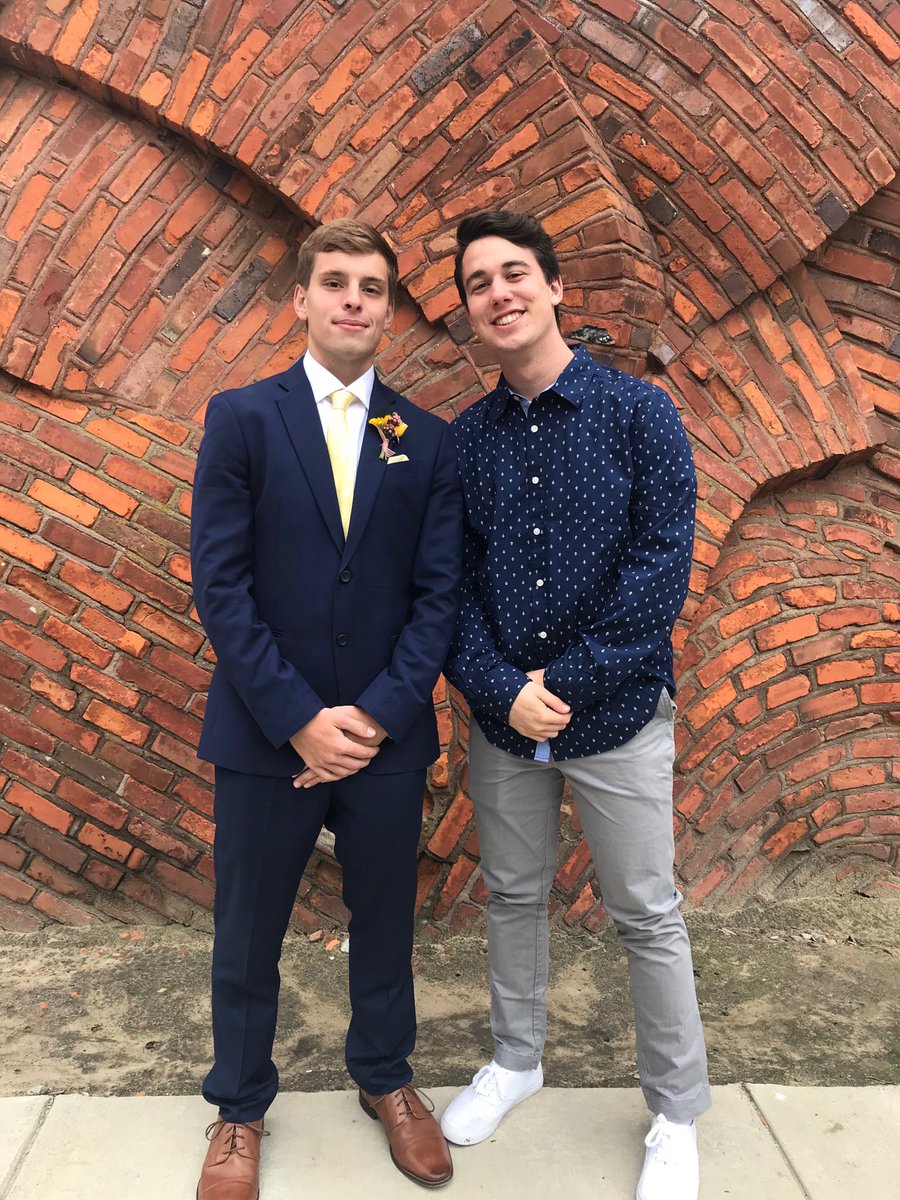 Bman2320's tweet photo. Happy birthday Dan! @dan_lambo10 I will always miss running with you 😢 but can’t wait to see what you do this season (if it happens) and in college! Wouldn’t want to share some of the memories we have together with anyone else 🤢😂 https://t.co/t7vkWqh9uU
