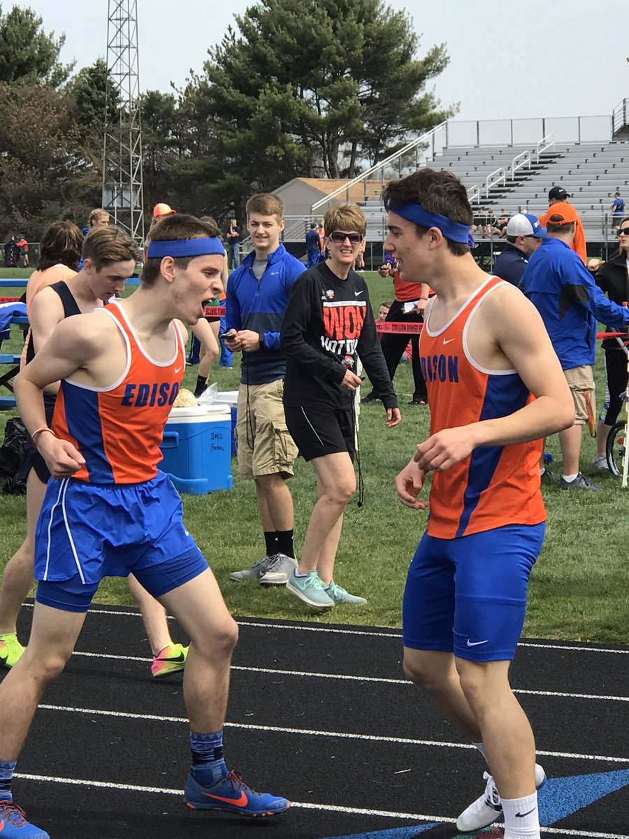 Bman2320's tweet photo. Happy birthday Dan! @dan_lambo10 I will always miss running with you 😢 but can’t wait to see what you do this season (if it happens) and in college! Wouldn’t want to share some of the memories we have together with anyone else 🤢😂 https://t.co/t7vkWqh9uU